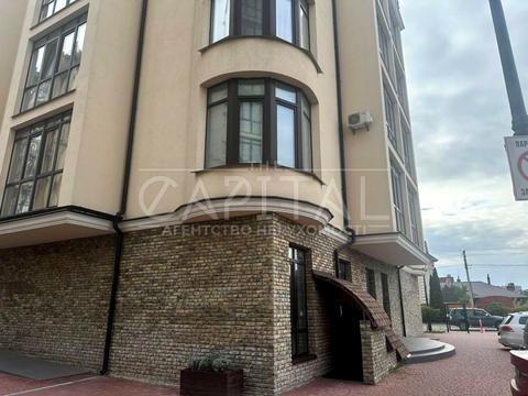 комерційна за адресою Молодіжна вул., 7