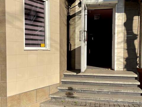 комерційна за адресою Галицька, 32