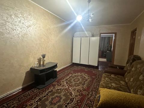 квартира за адресою Космонавтів вул., 8а