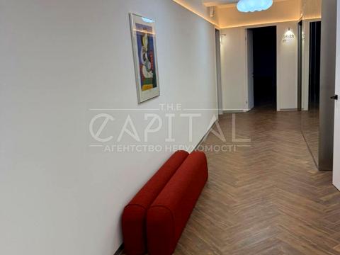 комерційна за адресою Київ, Хрещатик вул., 18