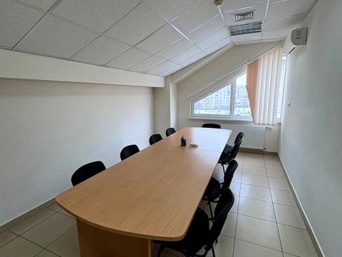 комерційна за адресою Львів, Богдана Хмельницького вул., 212