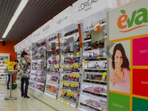 комерційна за адресою Каштанова вул., 7