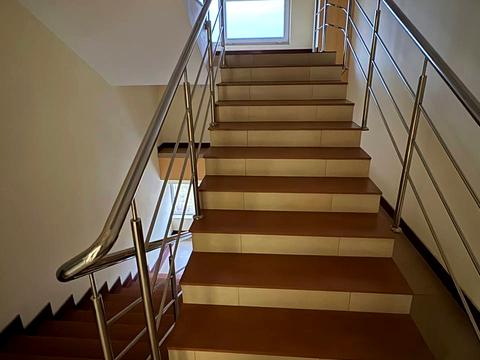 комерційна за адресою Львів, Богдана Хмельницького вул., 212