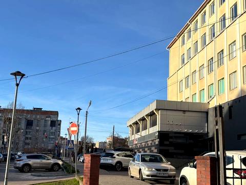 комерційна за адресою Львів, Богдана Хмельницького вул., 212