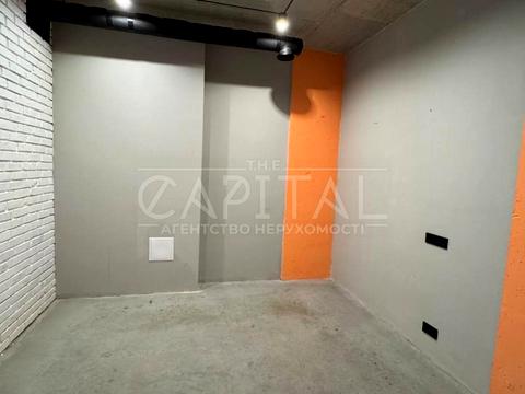 комерційна за адресою Центральна вул., (Будинок 3)