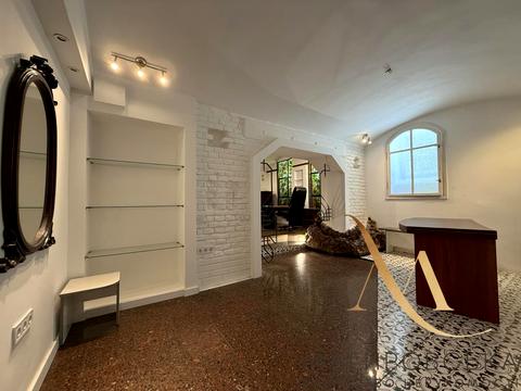 коммерческая по адресу Черниговская ул., 34