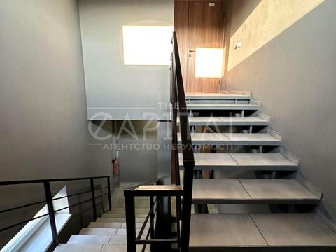 комерційна за адресою Казимира Малевича вул. (Боженка), 3