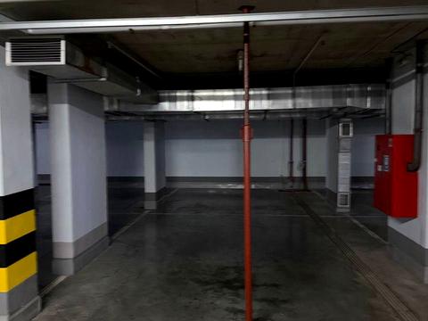 паркоместо по адресу Андрея Верхогляда ул. (Михайла Драгомирова), 9