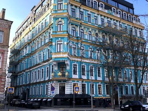 комерційна за адресою Київ, Володимирська вул., 4