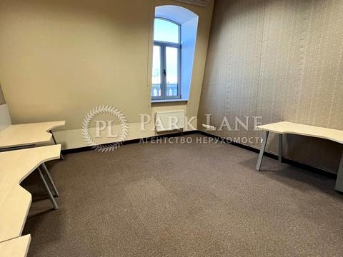 комерційна за адресою Київ, Володимирська вул., 4