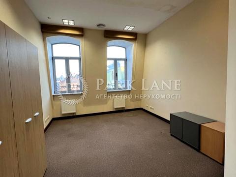 комерційна за адресою Київ, Володимирська вул., 4