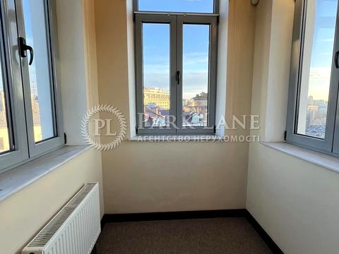 комерційна за адресою Київ, Володимирська вул., 4