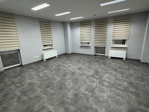 комерційна за адресою Антоновича вул. (Горького), 33в