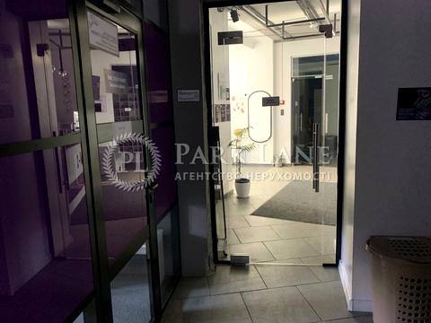 комерційна за адресою Богдана Хмельницького вул., 58-А