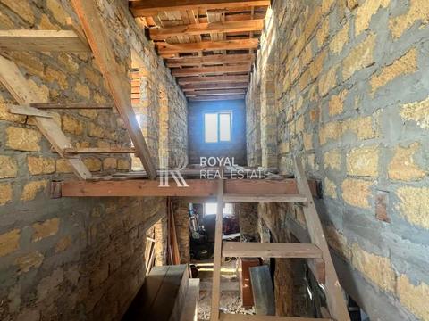 будинок за адресою Революції Гідності вул. (Революції), 42