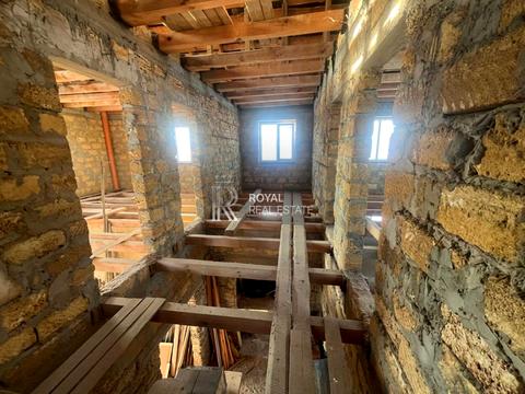 будинок за адресою Революції Гідності вул. (Революції), 42