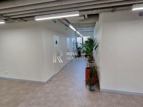 коммерческая по адресу майдан Незалежності пл., 2