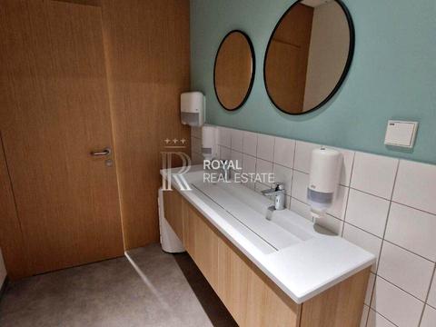 коммерческая по адресу майдан Незалежності пл., 2