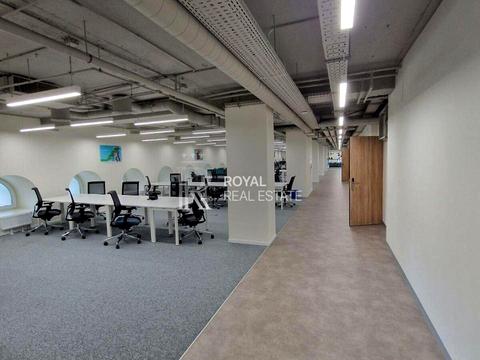 комерційна за адресою майдан Незалежності пл., 2