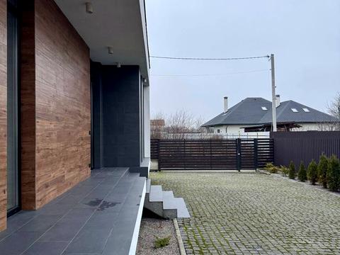 дом по адресу Хутірська