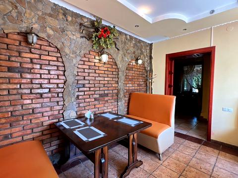 комерційна за адресою Житомирська вул., 88