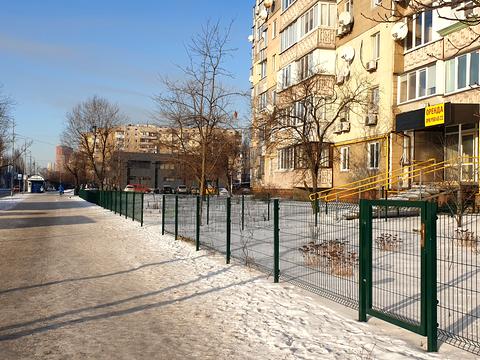 комерційна за адресою Ревуцького вул., 35