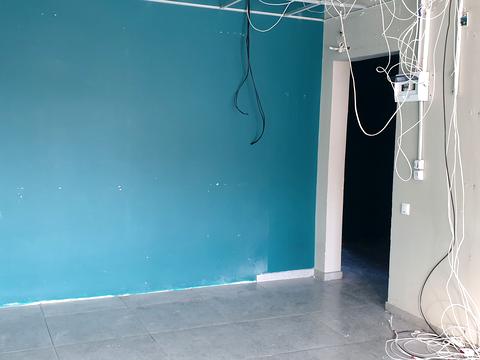 комерційна за адресою Ревуцького вул., 35