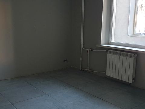 комерційна за адресою Ревуцького вул., 35