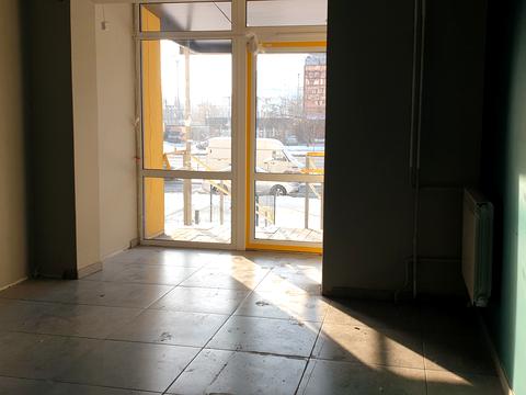 комерційна за адресою Ревуцького вул., 35