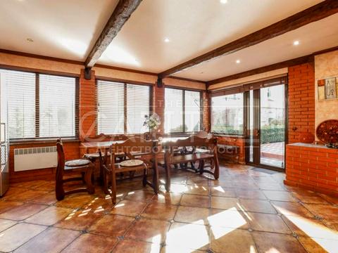 будинок за адресою вул. Абрикосова