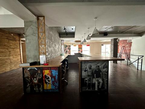 комерційна за адресою Незалежності вул., 10А