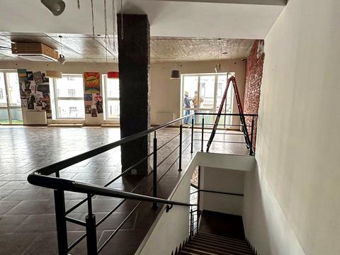 комерційна за адресою Незалежності вул., 10А