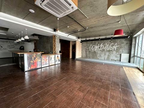 комерційна за адресою Незалежності вул., 10А