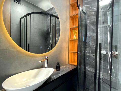 квартира за адресою Причальна вул., 12