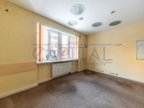 комерційна за адресою Київ, Володимира Івасюка просп. (Героїв Сталінграду), 8