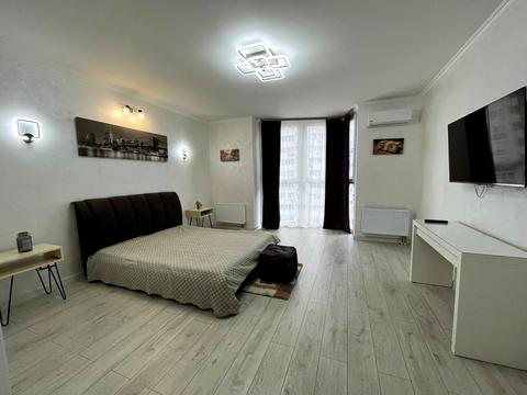 квартира за адресою Київ, Драгоманова вул., 2