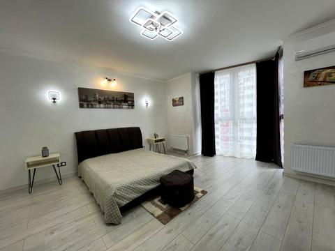 квартира за адресою Київ, Драгоманова вул., 2