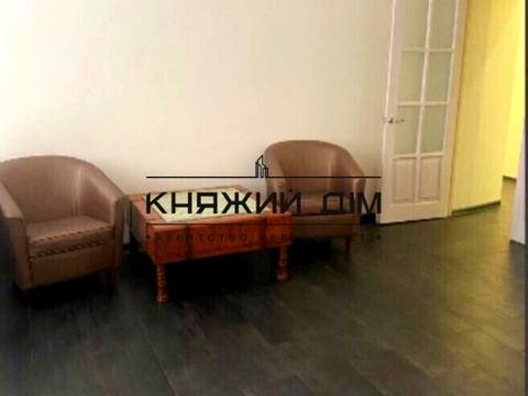 комерційна за адресою Київ, Десятинна вул., 1/3