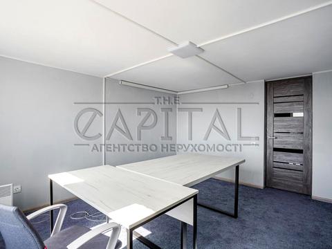 коммерческая по адресу Миколы Бажана просп., 16