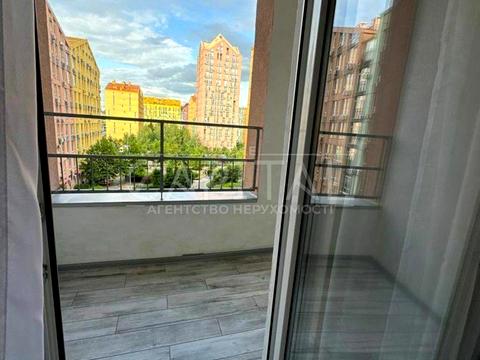 квартира за адресою Київ, Регенераторна вул., 4к2