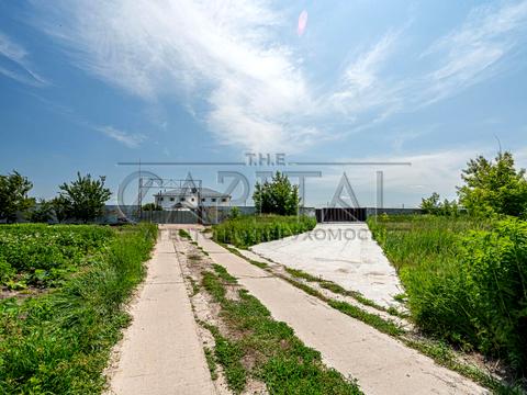 коммерческая по адресу Жовтнева, 22