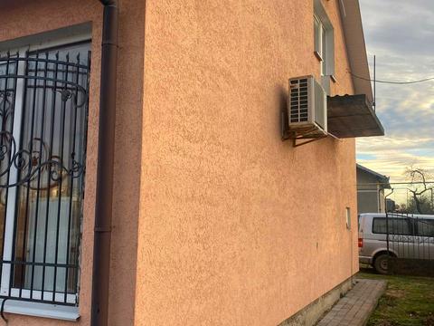 коммерческая по адресу Грушевського, 63