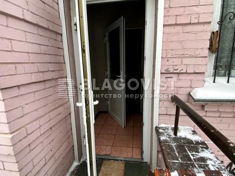 комерційна за адресою Академіка Булаховського вул., 5-Г