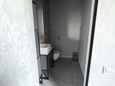 комерційна за адресою Ламана вул., 18