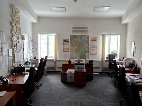 комерційна за адресою Лариси Руденко вул., 6