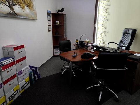 комерційна за адресою Лариси Руденко вул., 6