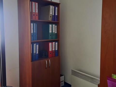 комерційна за адресою Лариси Руденко вул., 6