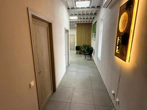 комерційна за адресою Січових Стрільців вул. (Артема), 6