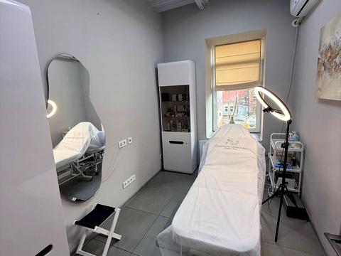 комерційна за адресою Січових Стрільців вул. (Артема), 6