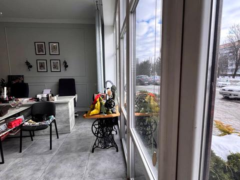 комерційна за адресою Романа Шухевича вул. (Курчатова), 6а